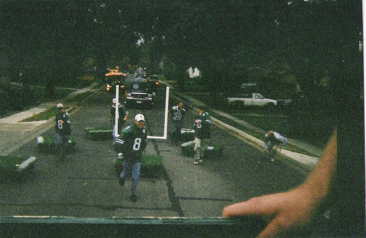 2001 Float in parade 2